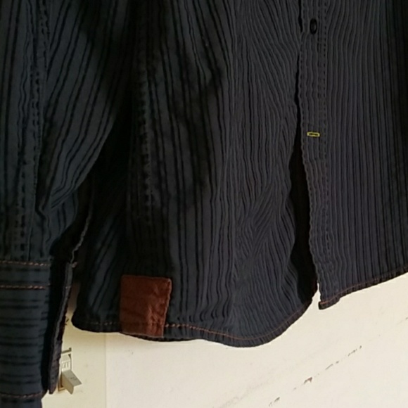 Long sleeve button-down - Picture 3 of 4